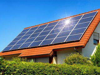 Photovoltaikplatten auf dem Dach